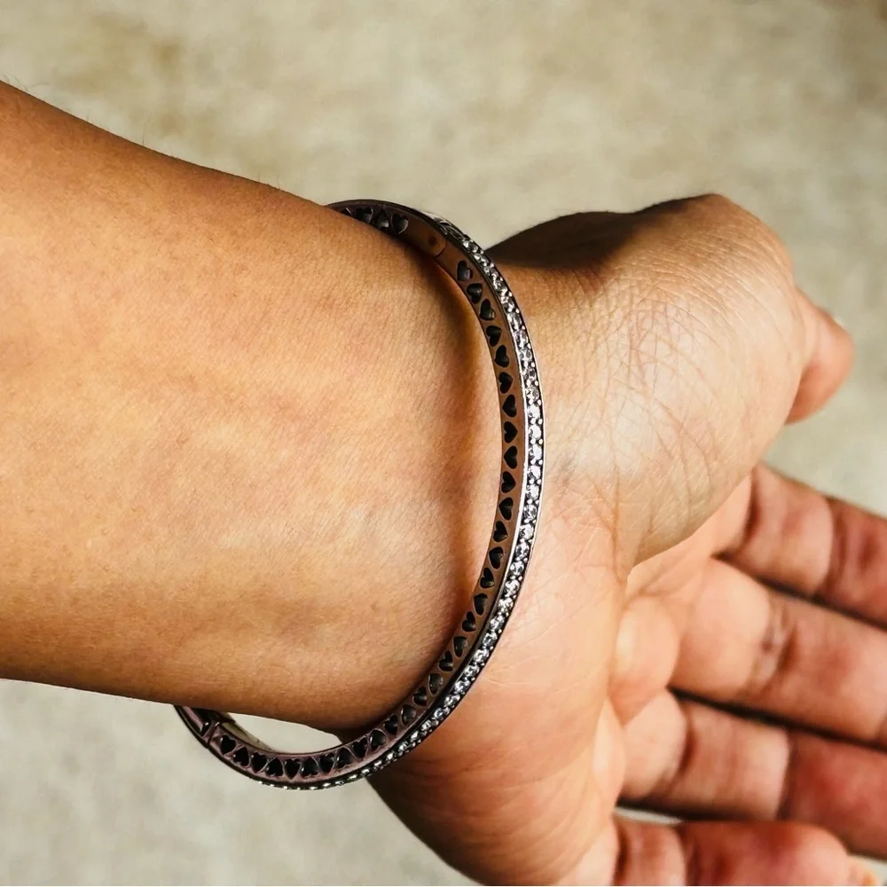 Pandora Elegant Pink Enamel Bangle Bracelet - Picture 3 of 6